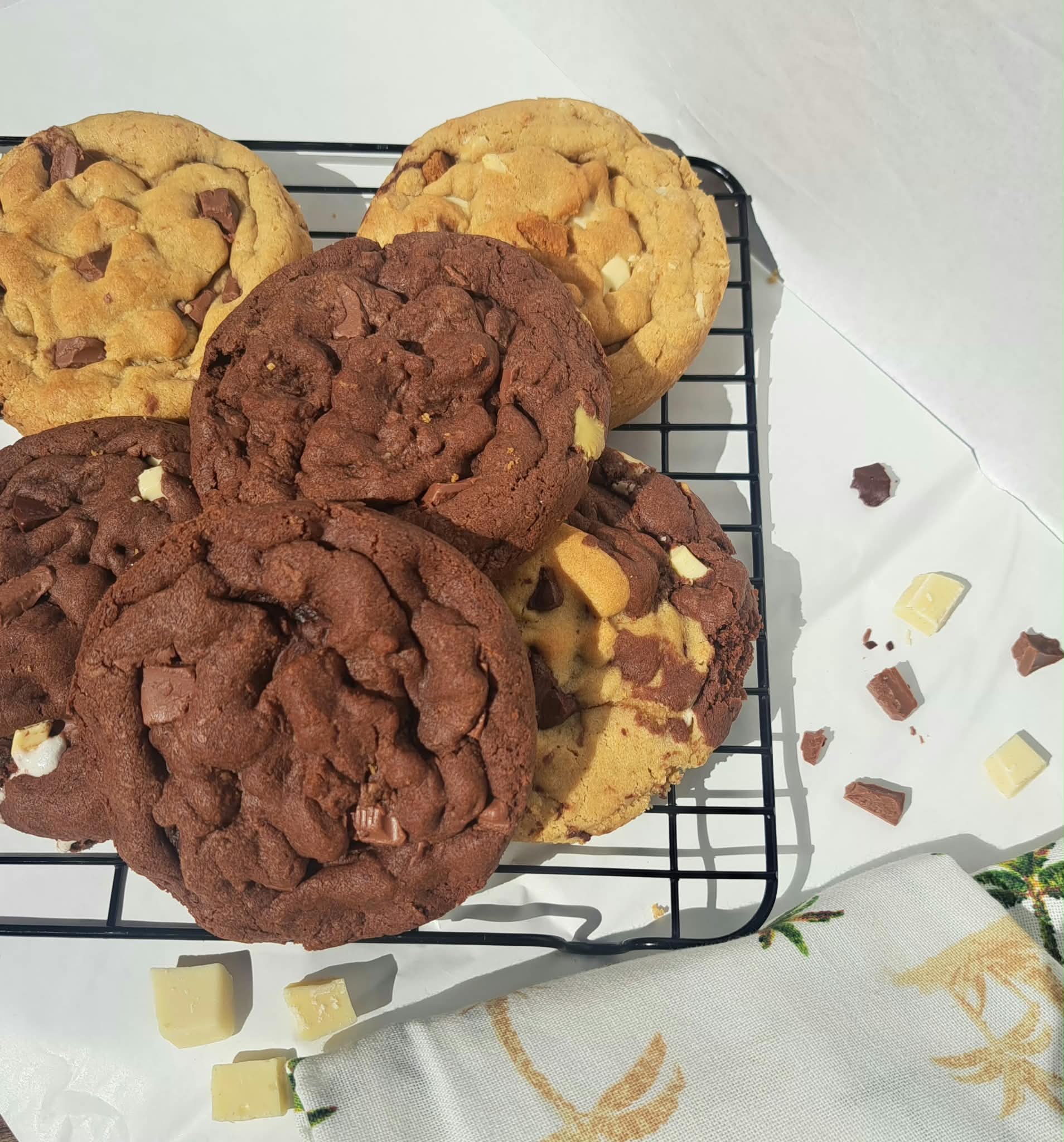 Cookies cooling close-up